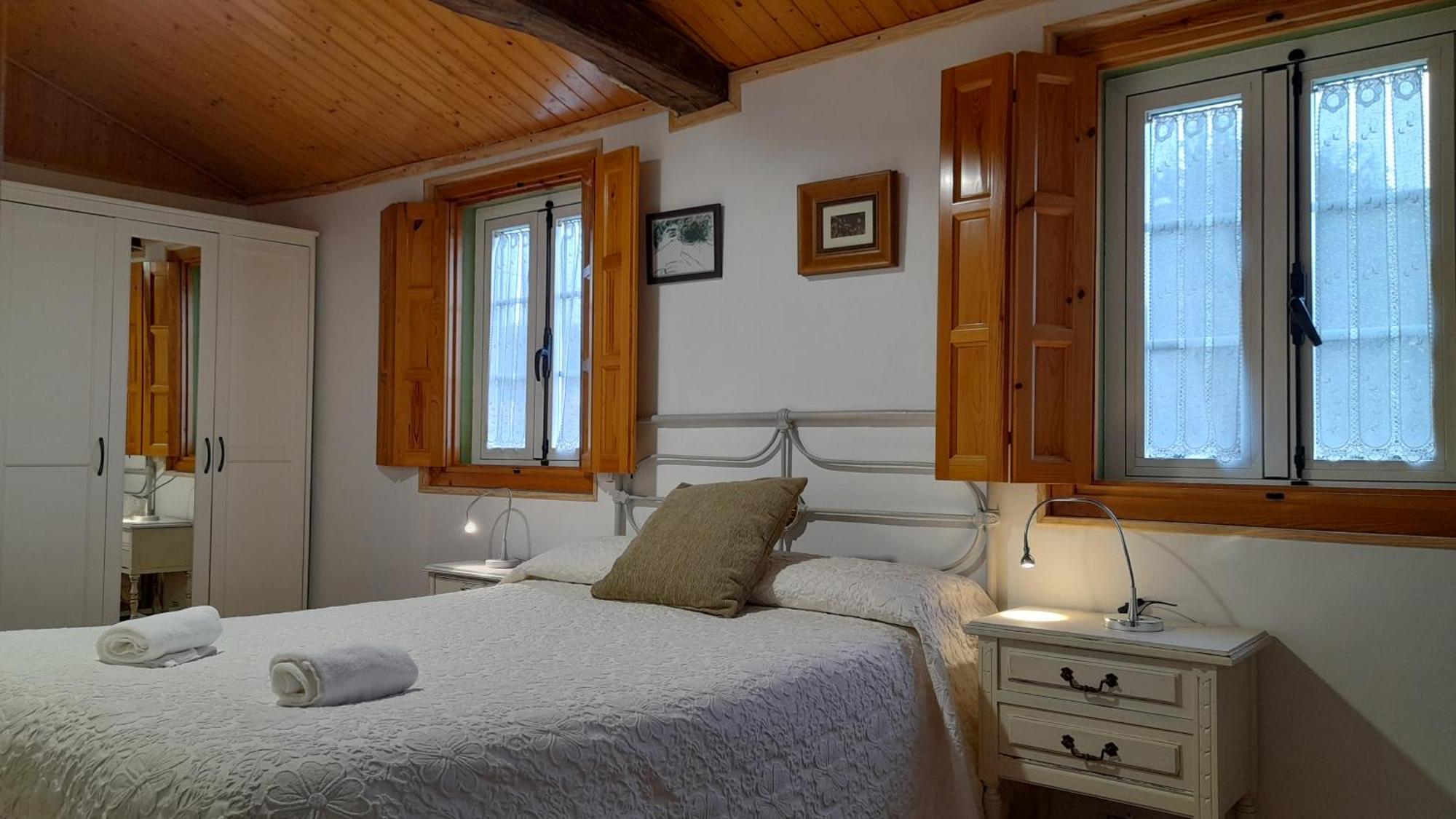 Casa De Pineiro Y Opcional, De Pago * Santiago de Compostela